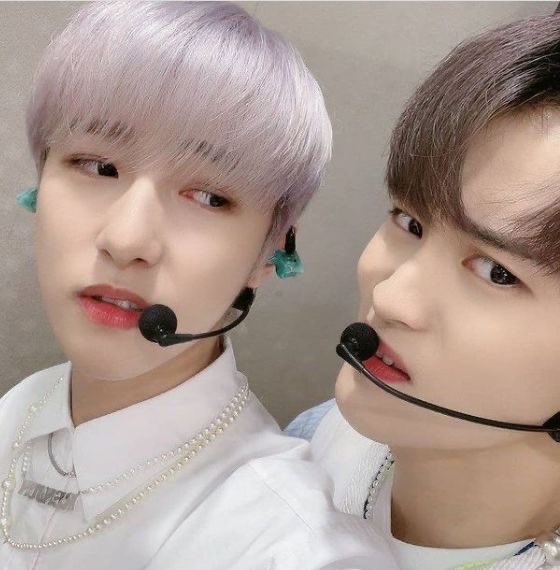 fairyissabey's tweet photo. this genre of the hyung liners selcas https://t.co/P0UXnJCRpn