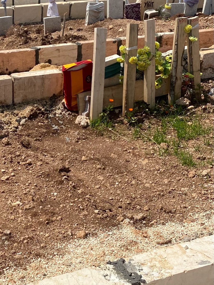 Hevesleri kursağında, umutları yarım kalmış çocuklar; bu yaşadığımız bayram değil, bilesiniz… 

Bayramın ülkemiz insanına hayırlar getirmesini temenni ederim.