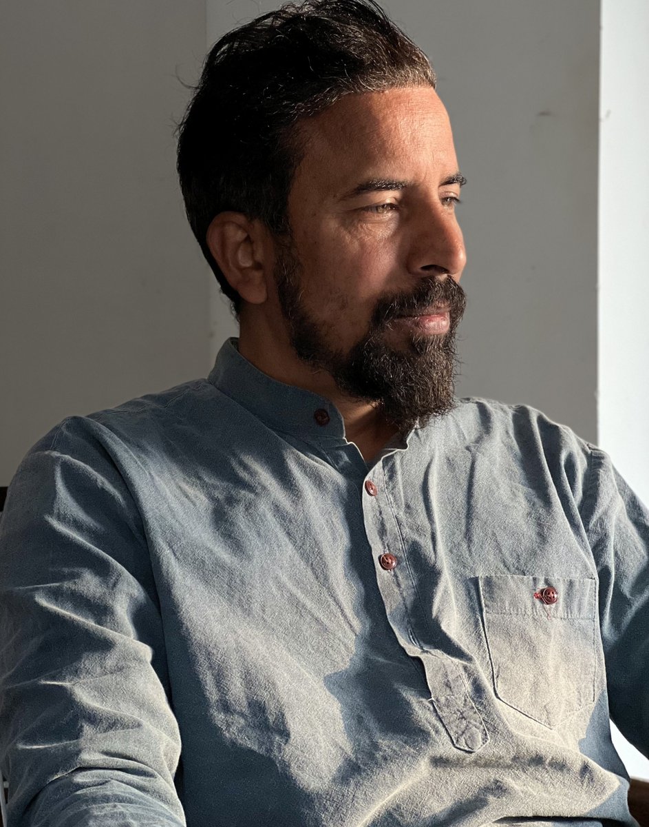ianslife_in's tweet photo. Prosthetic artist #GurpreetDhuri keeps experimenting to stay relevant

Read: https://t.co/MZrD6Whjay https://t.co/rY5SnYPRYF