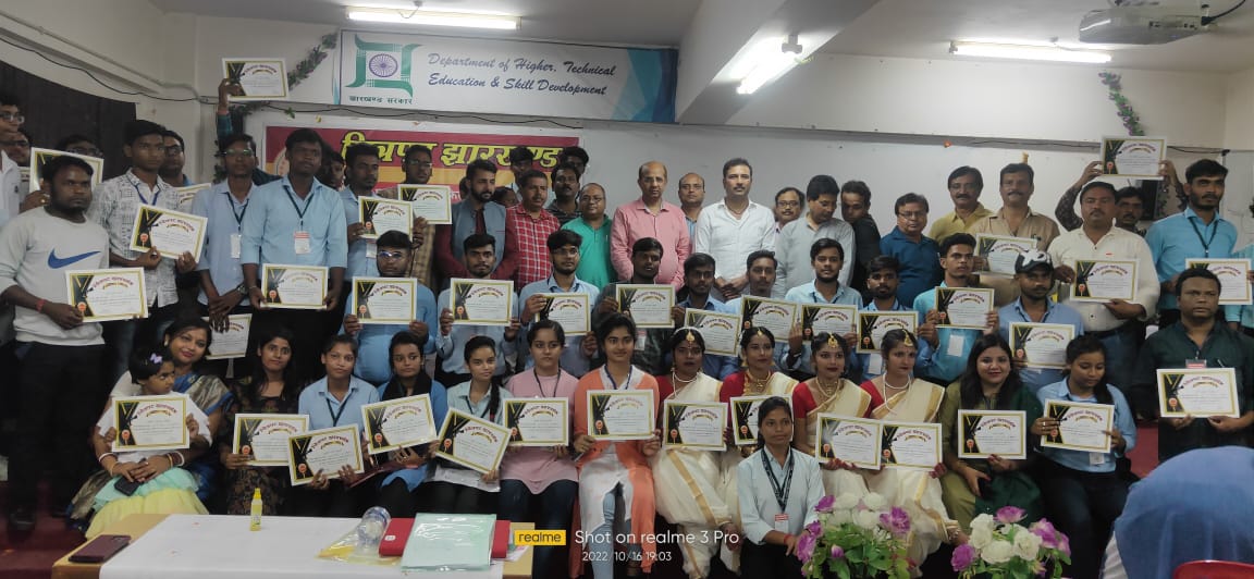 chitrapatjh's tweet photo. 23से 25जून 23 तक #चित्रपट_झारखंड द्वारा आयोजित #झारखंड_शॉर्ट_फिल्म_फेस्टिवल में फिल्म क्षेत्र के सभी सुधिजन सादर आमंत्रित है।     #NFDC #CJFF2023 #CJSFF2023 #झारखंड_शॉर्ट_फिल्म_फेस्टिवल #चित्रपट_झारखंड_फिल्म_फेस्टिवल #Chitrapat_Jharkhand_Film_Festival https://t.co/ThFHxweum4