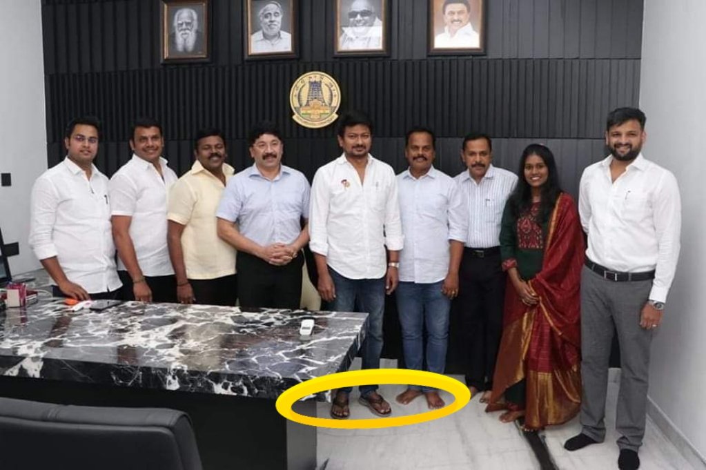 Renuka9907's tweet photo. Mr. @Udhaystalin , Don't project yourself as common man in public when you are storing money earned through diry means .
Some day your mask will fall.
📍 Money can't be taken to grave than why so much money ❓❓❓
#DMKFiles
#dmkcrimefiles https://t.co/hW2wkknCGl