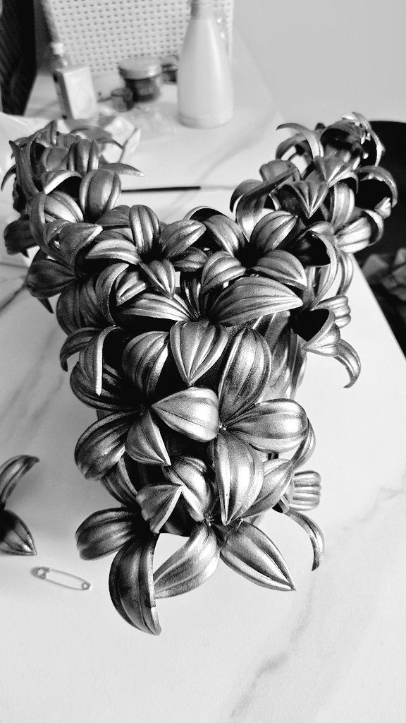 liancwan's tweet photo. #ELDENRING 
New head new flowers,but old flowers are not wasted,I put them on the weapon. new flowers are made with eva https://t.co/V0VmvPgqBz