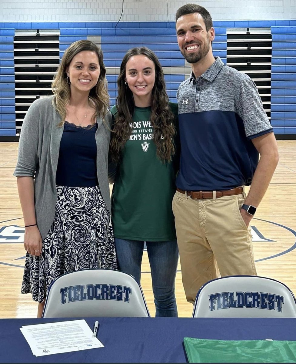 Ashlyn_may4's tweet photo. officially a titan @IWUWomensBball #tgoe https://t.co/XdXfazpz7s