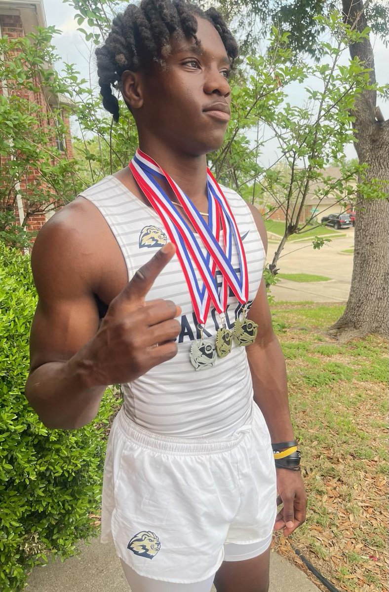BraydenFucuals's tweet image. I am a UIL long jump and triple jump district champ!! I had a great Jumping coach💯💯 @lsocfootball @coleworld50 @CoachDaleen @ncaa_fcs @wrhitlist⁷ @calvinldavis3 @dba_dfw @coachweltonj  @coachcurtis42 @scan1ansports @marchen44 @ElevateSkillz
@Ant__Wallace @ericso1is