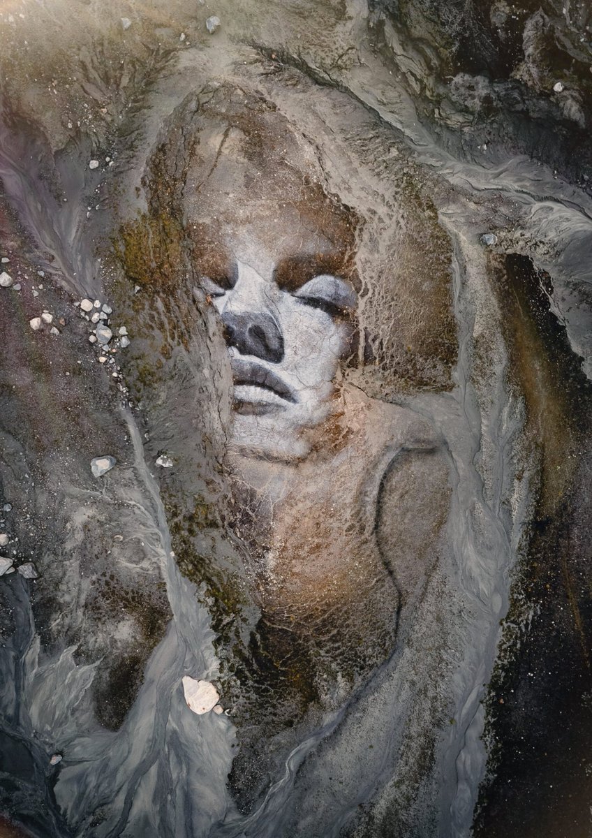 mixdevil66's tweet photo. Working on #Ice Floes, #DavidPopa Renders Ephemeral #Portraits that Fracture and Split into the Sea https://t.co/v8tPtWdRrS https://t.co/Ma6y28EfTr