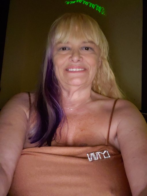 I am in Chicago for Exxxotica! Come meet me! https://t.co/aMc7xLdMjG