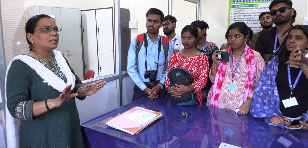 IIMC_India's tweet photo. IIMC Western Regional Campus Amravati organised educational tour of #Community_Radio 'Sadhana' and Krishi Vigyan Kendra Durgapur, Amravati. Dr. Sanjay Gharde, in-charge of Community Radio 'Sadhana', briefed the students about the fundamentals of radio broadcasting.
@MIB_India https://t.co/czhNwMul10