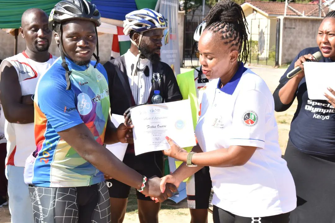 andyspeaks4's tweet photo. Handing over the certificates of appreciation to our super cyclists for challenging themselves to ride for #540km4Autism (Nairobi to Kilifi) for a worthy cause.
Congratulations to you All for the good work!
We are honored & grateful for your support.
#Ride4AutismAfrica
#4thRAA https://t.co/q0cuOsG8rS