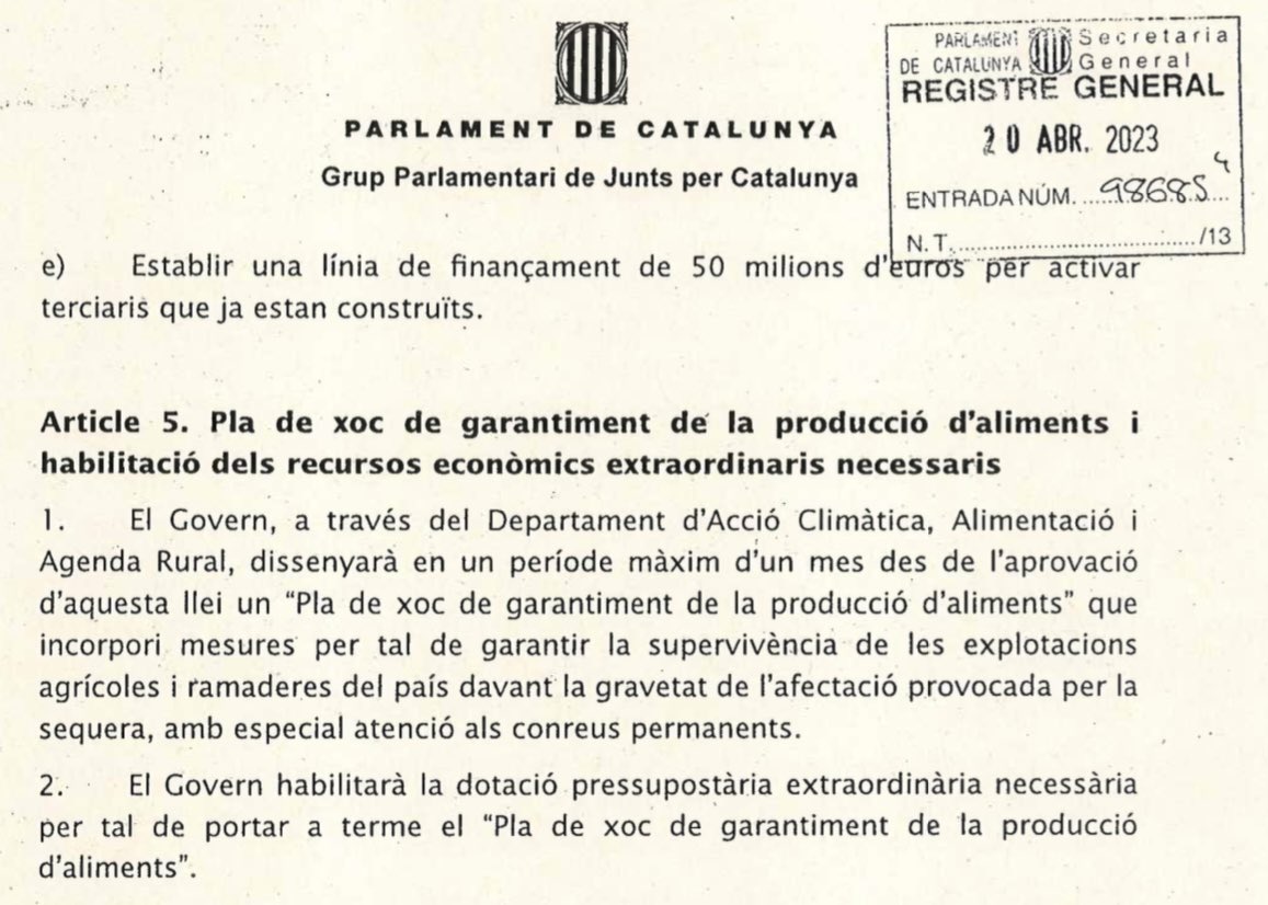 vadorverges's tweet photo. Ahir, al Parlament, @JuntsXCat vam entrar una proposició d llei d mesures urgents contra la sequera incloent un article q obliga el Govern a fer un pla d xoc immediat x garantir la producció d’aliments. Molta pagesia està tocada d mort i ajudar-la és, ara + q mai, ajudar el país. https://t.co/qROjCFdZG5