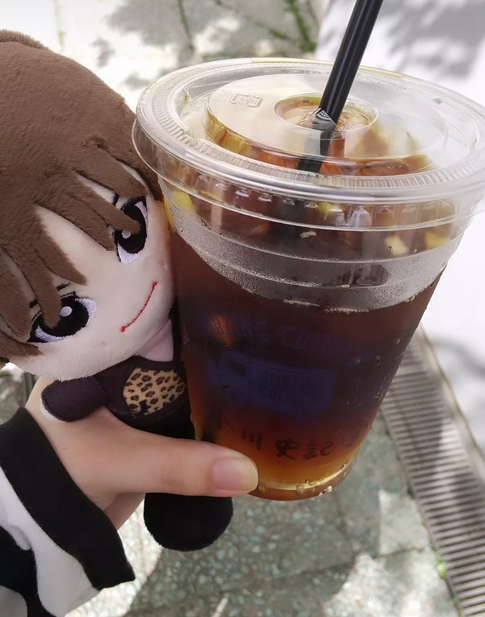 aika_0617_mate's tweet photo. ぬいとカップをどうやって持つか問題。。
1枚目のぎゅっと感がかわちい。
@fuminori_ogawa 
@BUDDiiSChannel https://t.co/0NGItjppYE