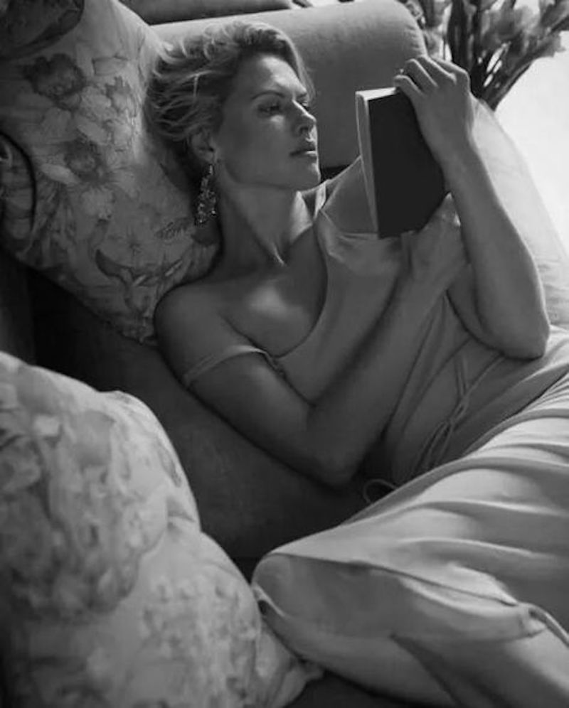 TimoDF4L's tweet photo. Beautiful people in beautiful places ✨ #WritingCommunity 
#ShamelessSelfPromoFriday 💫
Let's have a #writerslift, #share your #books, #links, #blogs and anything else you'd like to share ♥️
#writersoftwitter #readersoftwitter 
#readingcommunity #Readers
RT and spread the love 💞 https://t.co/pe1nmYIUt3