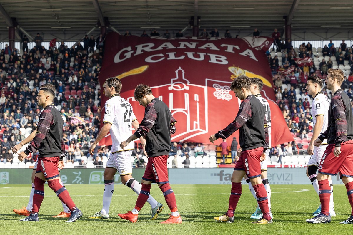 ascittadella73's tweet photo. 𝗖𝗜𝗧𝗧𝗔𝗗𝗘𝗟𝗟𝗔 | 𝗚𝗘𝗡𝗢𝗔
Ultima rifinitura al Tombolato, stessi effettivi di Cosenza a disposizione di mister Gorini. Out #Baldini, #Asencio e #Ciriello.
Convocati | https://t.co/gdDO0GI8C0
#SerieBKT #CitGen https://t.co/Ti8m6QEgzk
