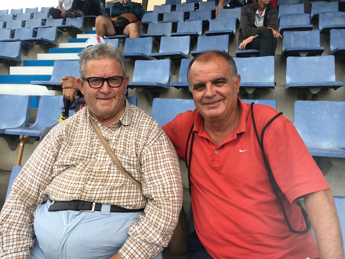El más grande que hubo en el garrat i en sitges don Josep pascual nadie a hecho tanto por Sitges i las blanca subur como  el americano perdió horas i salud por su blanca i aún no le an puesto nombre a la campo municipal pin vens ni torneo ni nada    grande Josep en paz descanses