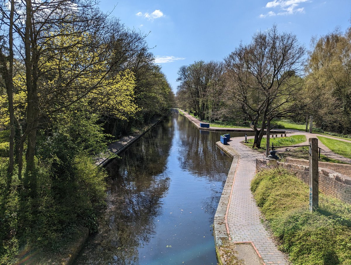 jonathanfox82's tweet photo. 2023 Day 110 (yesterday). Because my featured photo hadn't been a canal for a record 18 days. Just outside The Vale student village, Edgbaston #Project365 https://t.co/Qvo5je5bIw