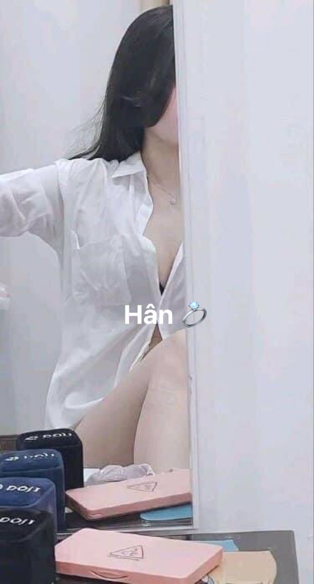 Hanhappy535's tweet photo. Mọi người còn nhớ e hôm 👻 set kèo ib nhé mọi người, e tuyển phi công đi làm thêm chơi lễ nhé 😇 https://t.co/GiH7toAK1E