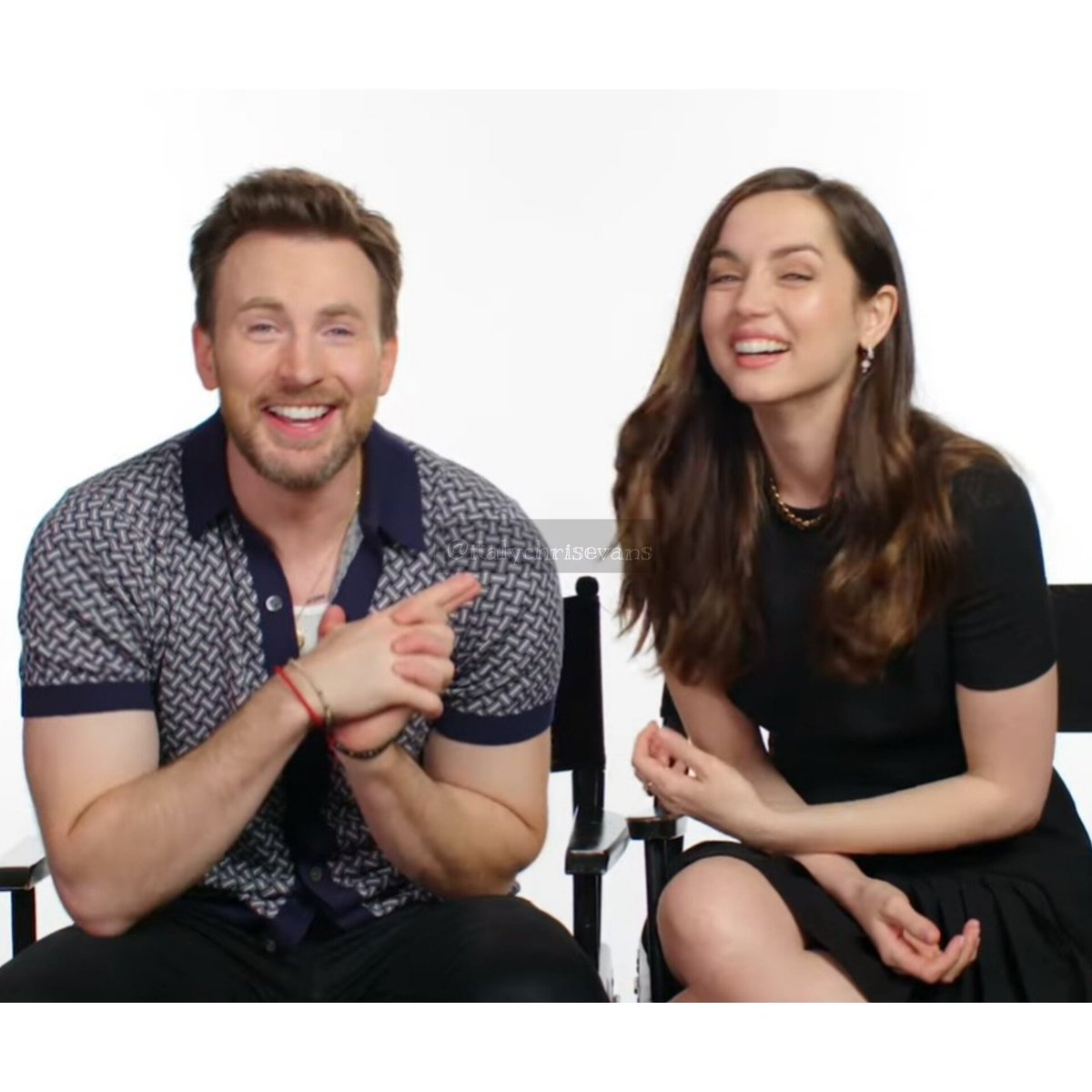 ItalyChrisEvans's tweet photo. @chrisevans and
#AnaDeArmas
answer the web's most searched questions for @wired
Source
https://t.co/e3g3vJY8Gr
#ChrisEvans #AnaDeArmas #wiredautocompleteinterview #Ghosted
https://t.co/SpbY9wihmQ https://t.co/17WU9Nkvhr