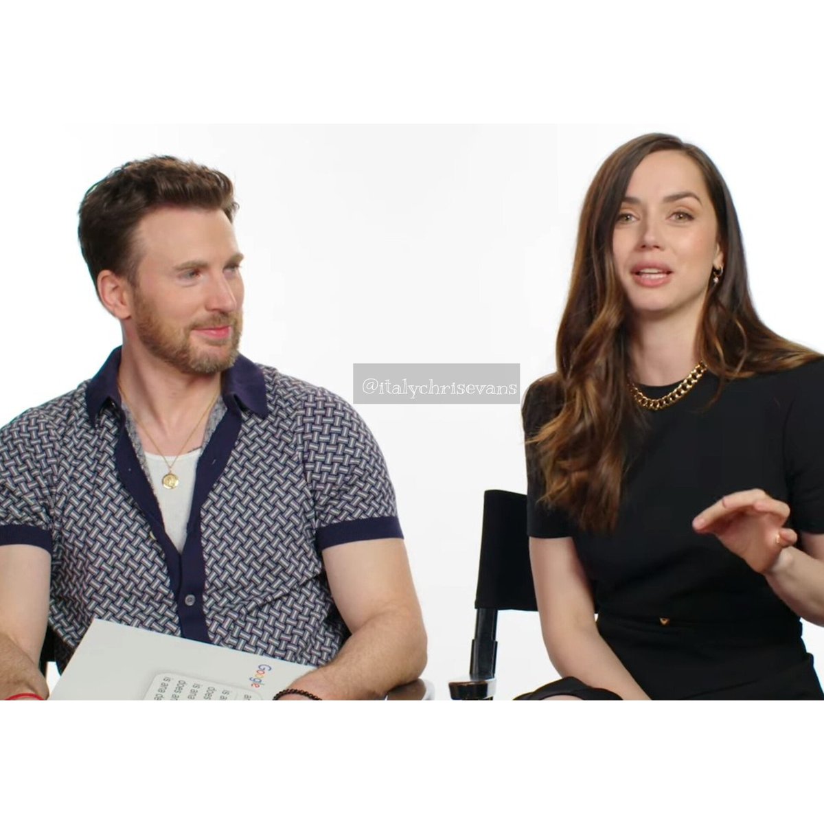 ItalyChrisEvans's tweet photo. @chrisevans and
#AnaDeArmas
answer the web's most searched questions for @wired
Source
https://t.co/e3g3vJY8Gr
#ChrisEvans #AnaDeArmas #wiredautocompleteinterview #Ghosted
https://t.co/SpbY9wihmQ https://t.co/17WU9Nkvhr