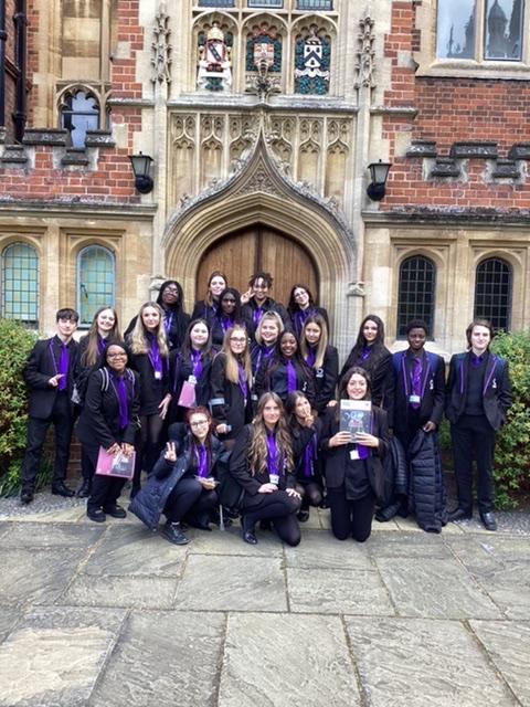 30 Year 11 students attended Cambridge University. They toured Selwyn College, spoke to current students and participated in Physics laboratory experiments. We look forward to continuing to build strong relationships and create exciting opportunities for our students!