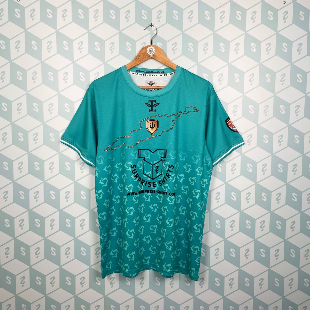 SurpriseShirts's tweet photo. To celebrate #FootballShirtFriday, let's giveaway one of our stunning Uprising FC Away shirts 👕🇦🇮

✅ Follow @SurpriseShirts &amp; @UprisingFC 
♻️ Retweet
💬 Comment your size

That's all you need to do! Good luck ❤️ https://t.co/e8URkb1uZn