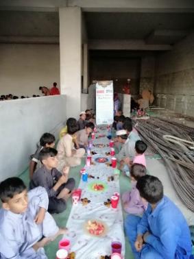 CathayPak's tweet photo. The China Overseas Ports Holding Company organized a three-day Iftar Program in Gwadar. Around 200 men, women and children were offered iftar each day. https://t.co/b4yA5Wv8ae