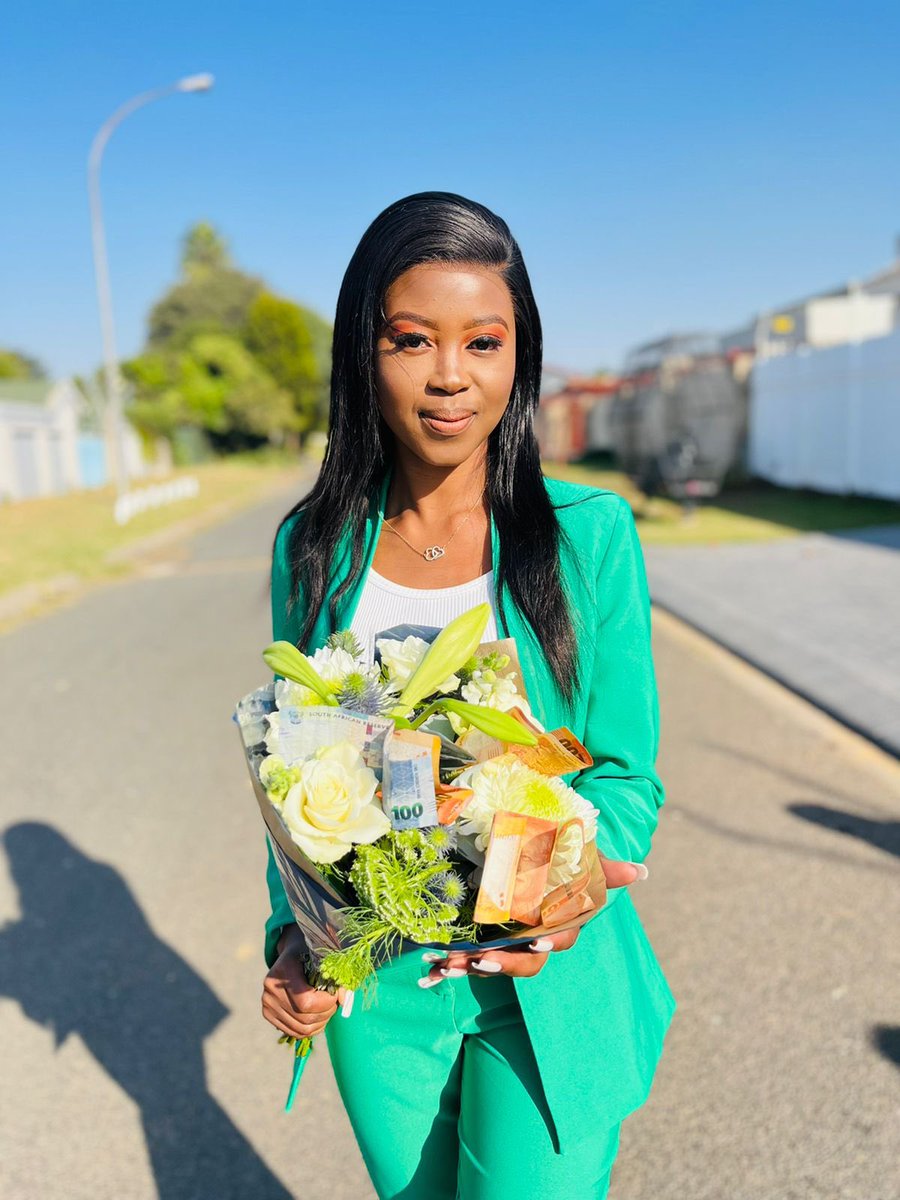 XaakBayi's tweet photo. Chemical Engineer 👩🏽‍🎓❤️🥺🔥 https://t.co/KdoILzfkky