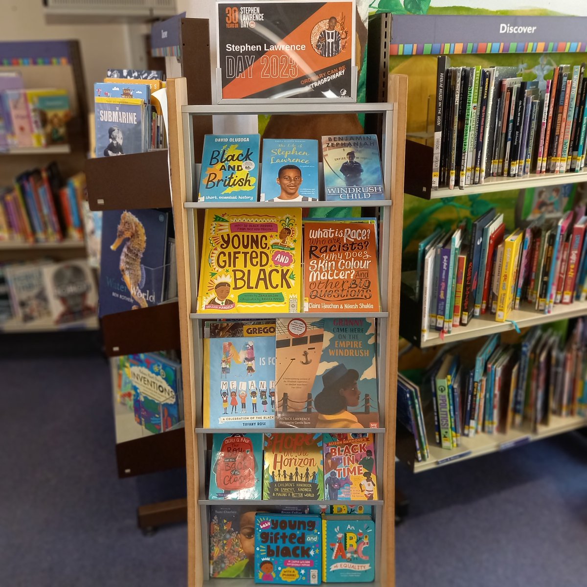'...meaningful change starts with tangible actions.'
Today is #StephenLawrenceDay and we have put together a display to help children learn about Stephen Lawrence's legacy thirty years on. Find out more here: stephenlawrenceday.org
#SLDay23 @sldayfdn @SurreyLibraries
