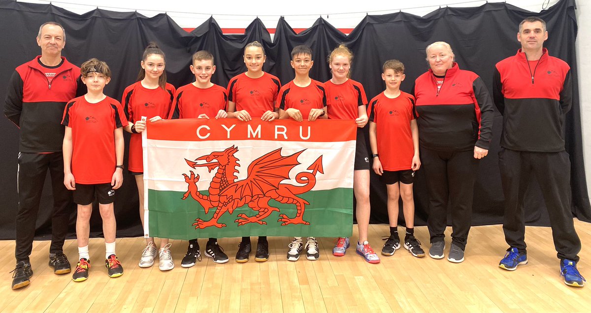 Team Wales 🏴󠁧󠁢󠁷󠁬󠁳󠁿 under 13’s &amp; under 15’s ready for the 5 Nations Tournament in Scotland 🏴󠁧󠁢󠁳󠁣󠁴󠁿. Good luck everyone. <a href="/Scottish_Squash/">Scottish Squash 🏴󠁧󠁢󠁳󠁣󠁴󠁿</a> <a href="/sqwales/">🏴󠁧󠁢󠁷󠁬󠁳󠁿 SQUASH WALES</a> @GtSquash <a href="/RW_Squash/">RWSquash</a>