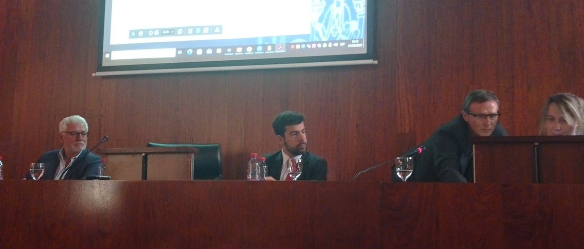 samuelmier (@samuelmier) on Twitter photo <a href="/morasanguinetti/">Juan S. Mora-Sanguinetti</a> Un placer escucharle en <a href="/UMU/">Universidad Murcia</a> con <a href="/cbgobierno/">GT Buen Gobierno e Integridad Pública UMU</a> Luego la complejidad regulatoria y la "smart regulation" y "bottom Up". Siempre caemos en anglicismos. Inevitable :). La SECUM o la CTRM o el CTBG, organismos que proporcionan seguridad y herramientas reales <a href="/morasanguinetti/">Juan S. Mora-Sanguinetti</a> Un placer escucharle en <a href="/UMU/">Universidad Murcia</a> con <a href="/cbgobierno/">GT Buen Gobierno e Integridad Pública UMU</a> Luego la complejidad regulatoria y la "smart regulation" y "bottom Up". Siempre caemos en anglicismos. Inevitable :). La SECUM o la CTRM o el CTBG, organismos que proporcionan seguridad y herramientas reales