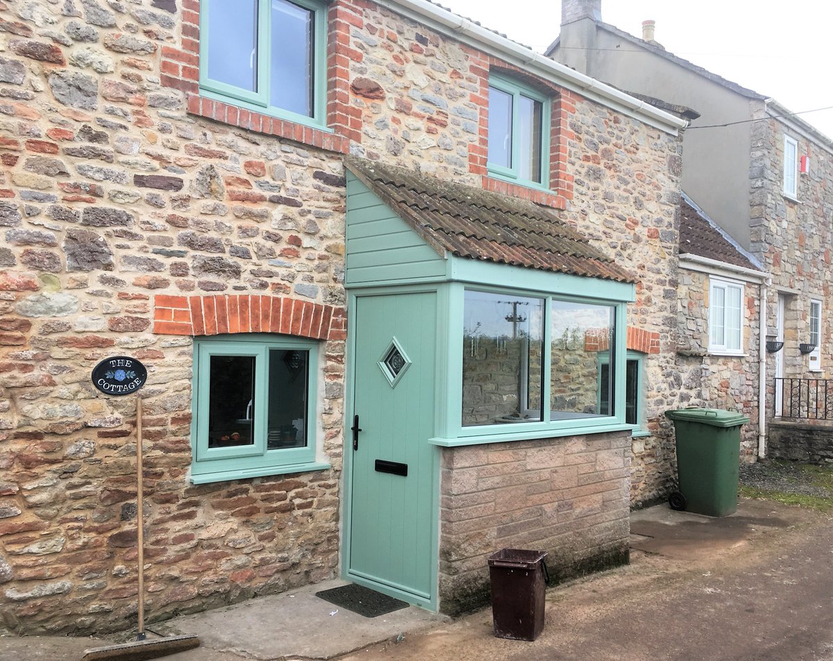 We helped keep the character in this #Somerset Cottage with new high security Chartwell Green A+14 #energyrated uPVC #Windows & matching Composite Door from @EnduranceDoors with @securedbydesign @YaleDWS @CornwallGlass #Devon #Taunton #Bristol #UKmfg #UKmanufacturing