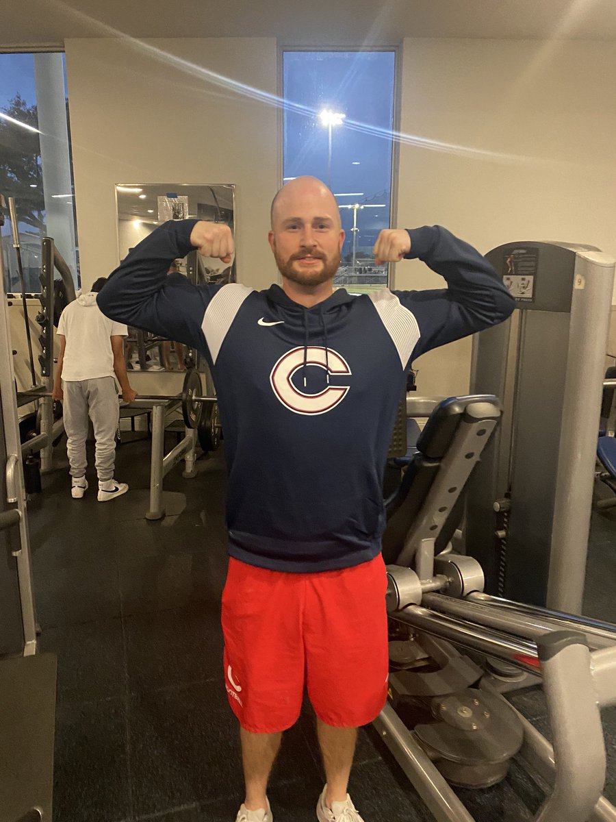 You know it’s going to be a good day when your 2 time state champion ex equip. Guy hits the double bicep!