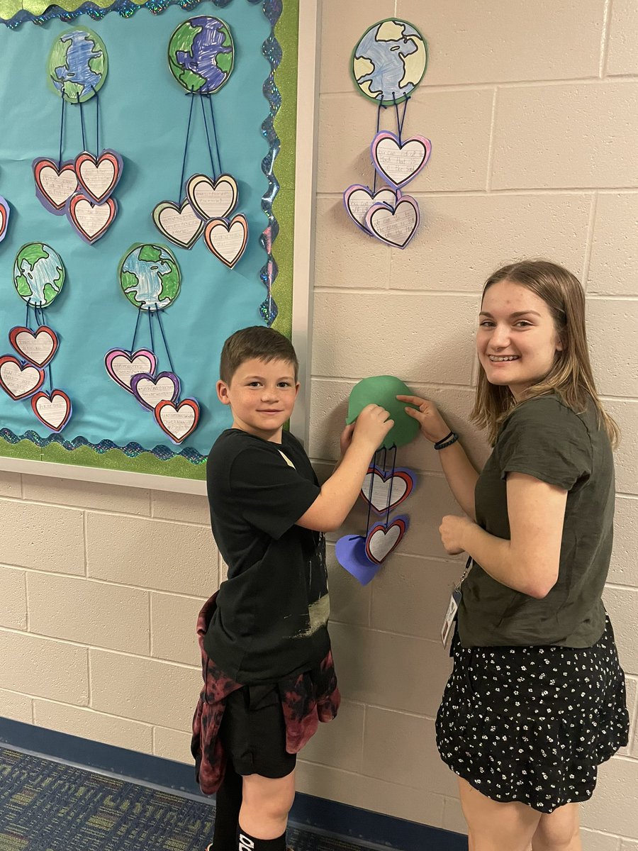 WESTEACH2's tweet photo. Great last day with our #IHSAA mentor Erica!!  She helped by putting up our Earth day wishes, brought me lunch, and celebrated bubble day with us!! @mccutcheonmavs @MavsDance https://t.co/pq4kMOwHzP