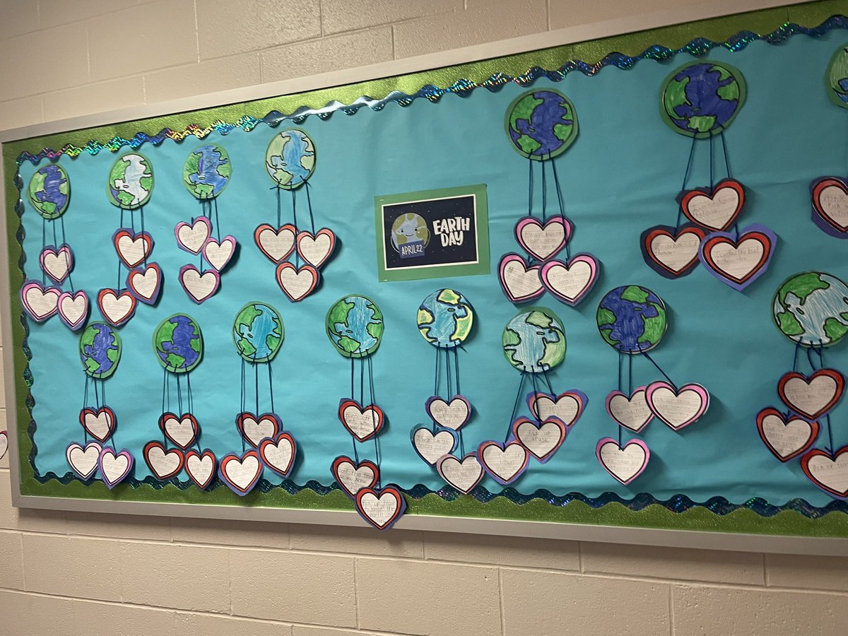 WESTEACH2's tweet photo. Great last day with our #IHSAA mentor Erica!!  She helped by putting up our Earth day wishes, brought me lunch, and celebrated bubble day with us!! @mccutcheonmavs @MavsDance https://t.co/pq4kMOwHzP