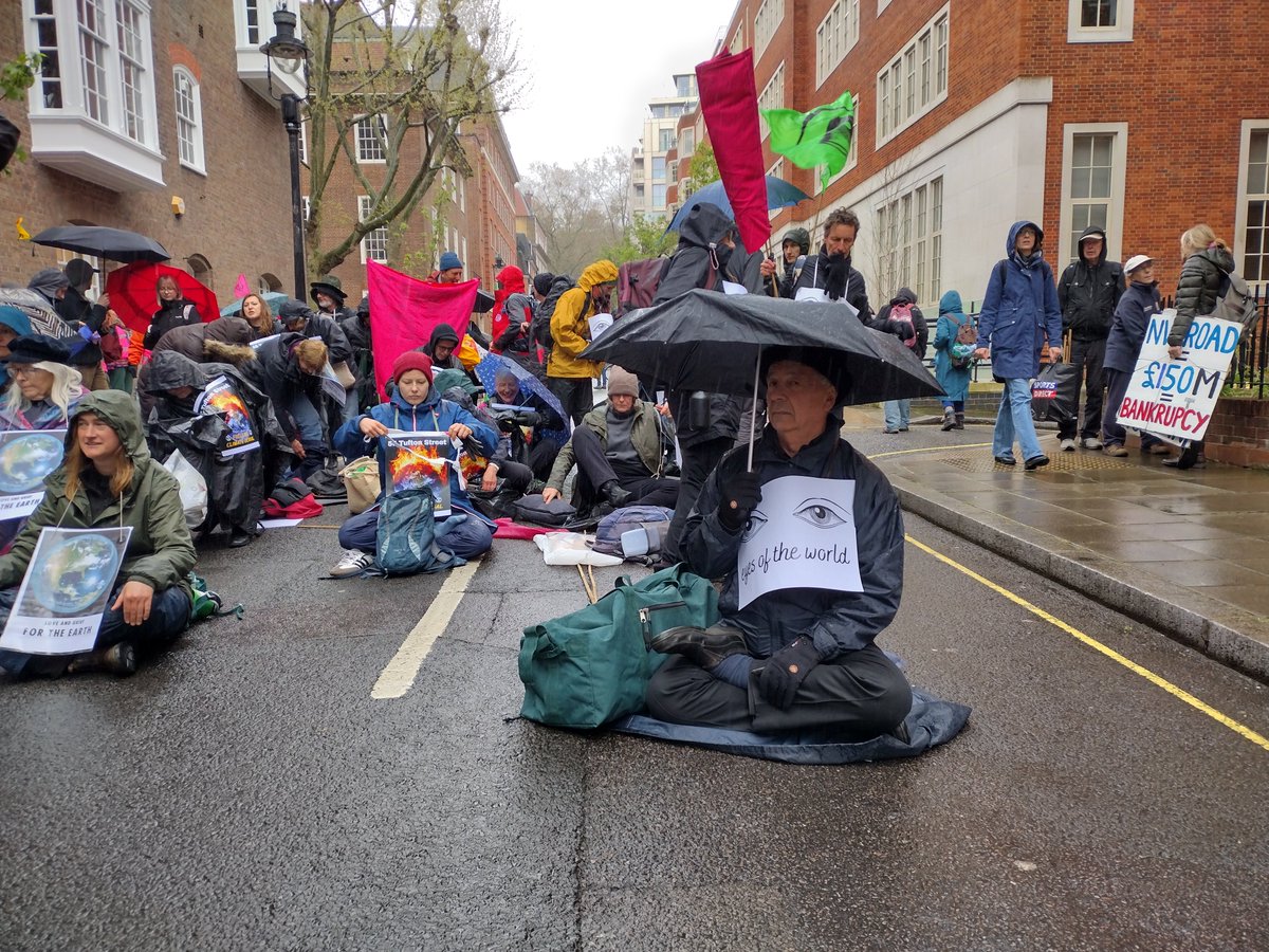 XrBuddhists's tweet photo. XR Buddhists bringing their presence and their 👀 to 55 Tufton St all day today. Come and join us! https://t.co/fss7fnaK7S