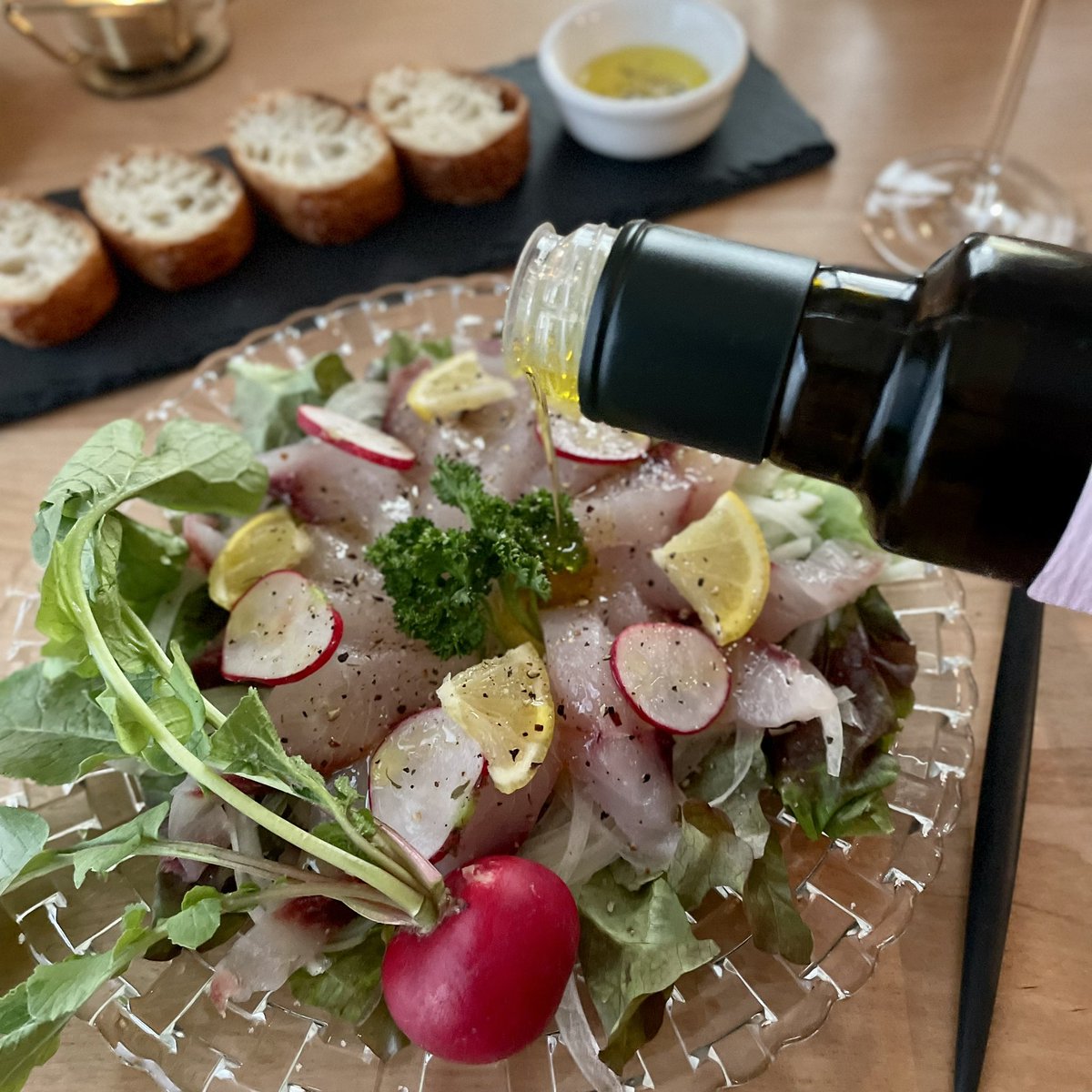 721Aymi's tweet photo. 爽やかで美味しいオリーブオイル🫒お肉料理やお刺身、バゲットにつけるのもおすすめ👍 #コエタス #PR #オリーブオイル #エキストラバージンオリーブオイル #ピンクのオリーブオイル #オーガニックオリーブオイル https://t.co/5nwMk3kJPf