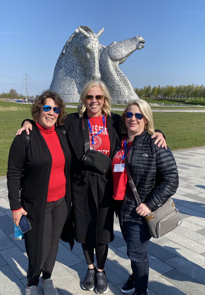 moniquemcrochet's tweet photo. Happy #RedOutFriday! Having a wonderful and educational trip. https://t.co/zSf256Gjus
