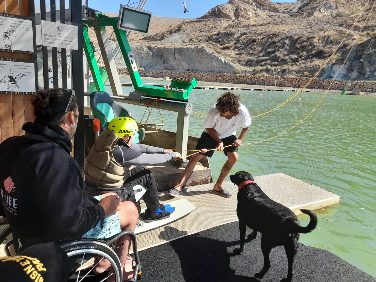 Fund_Tambien's tweet photo. 🤗 Adrenalina, un tiempo estupendo y buena compañía en #LunarCablePark (Cuevas de Almanzora, Almería).
¡Nos quedamos con ganas de más #Sitwake 👏!
Hoy última jornada de este deporte náutico adaptado en colaboración con #Blife y nos vamos con un muy buen sabor de boca 🥰 https://t.co/hWdvslArTc