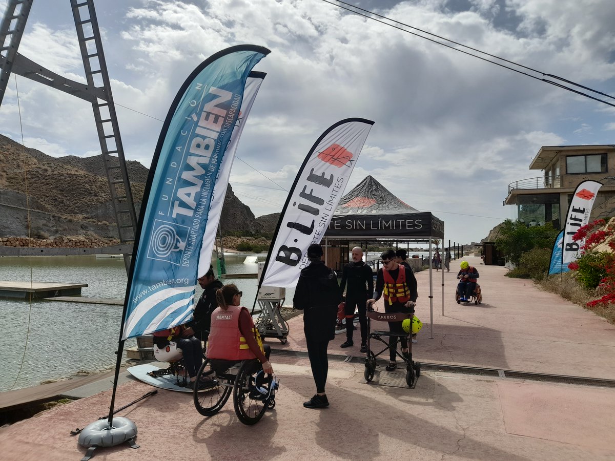 Fund_Tambien's tweet photo. 🤗 Adrenalina, un tiempo estupendo y buena compañía en #LunarCablePark (Cuevas de Almanzora, Almería).
¡Nos quedamos con ganas de más #Sitwake 👏!
Hoy última jornada de este deporte náutico adaptado en colaboración con #Blife y nos vamos con un muy buen sabor de boca 🥰 https://t.co/hWdvslArTc
