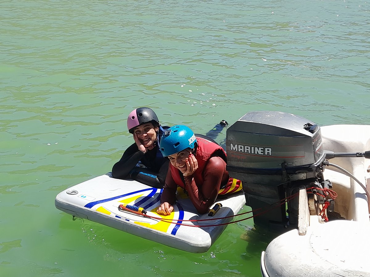 Fund_Tambien's tweet photo. 🤗 Adrenalina, un tiempo estupendo y buena compañía en #LunarCablePark (Cuevas de Almanzora, Almería).
¡Nos quedamos con ganas de más #Sitwake 👏!
Hoy última jornada de este deporte náutico adaptado en colaboración con #Blife y nos vamos con un muy buen sabor de boca 🥰 https://t.co/hWdvslArTc