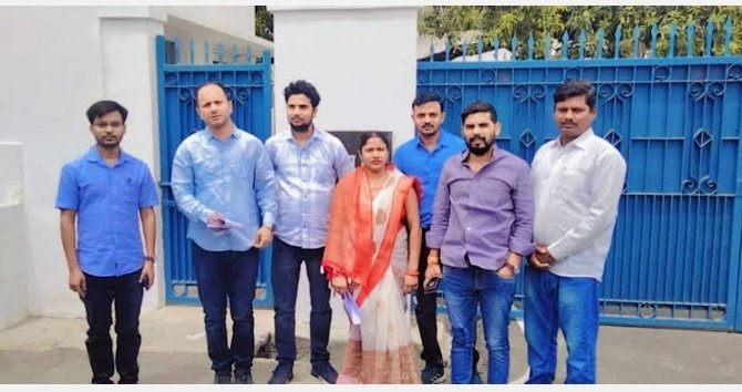 माननीय मंत्री जी का बहुत-बहुत धन्यवाद,आपने अन्ततः बहुचर्चित 69000 शिक्षक भर्ती में 5 वर्षों से आर्थिक मानसिक प्रताड़ना झेल रहे 6800 चयनित पिछड़े/दलित की नियुक्ति पे अंतिम मोहर लगा दी! अब तत्काल 6800 आरक्षितों को नियुक्ति देते हुए विद्यालयों में पहुँचाइए!🙏🙏
<a href="/thisissanjubjp/">Sandeep Singh</a>