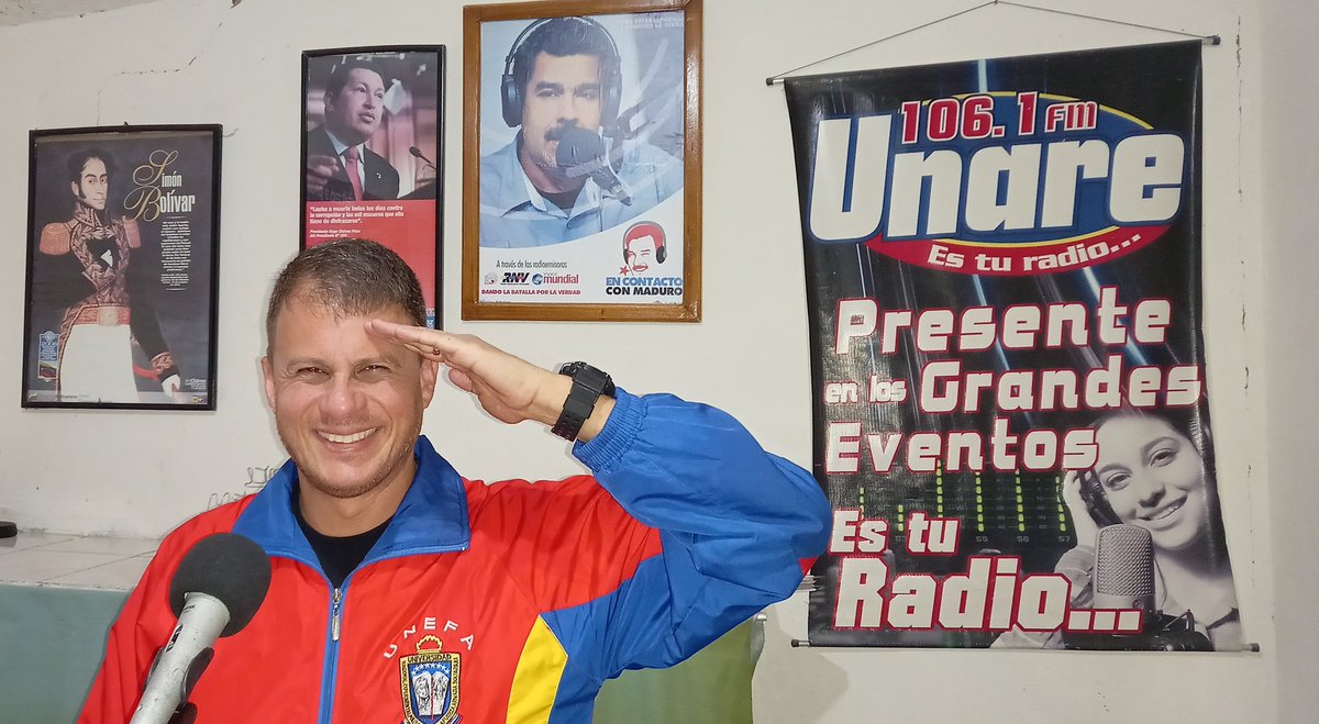 ENFOQUECHAVEZ's tweet photo. #21Abril #Ahora Activos en tu programa #EnfoqueChavez364 conducido por el Edecan de #Chavez el TF. @medinamacero por tu emisora comunitaria @radiounare1061
Tema: ABRIL REBELDE

#DeVueltaChavez
#21AñosAbrilRebelde
#LealtadAPruebaDeGolpe https://t.co/U6WoVCS3IV