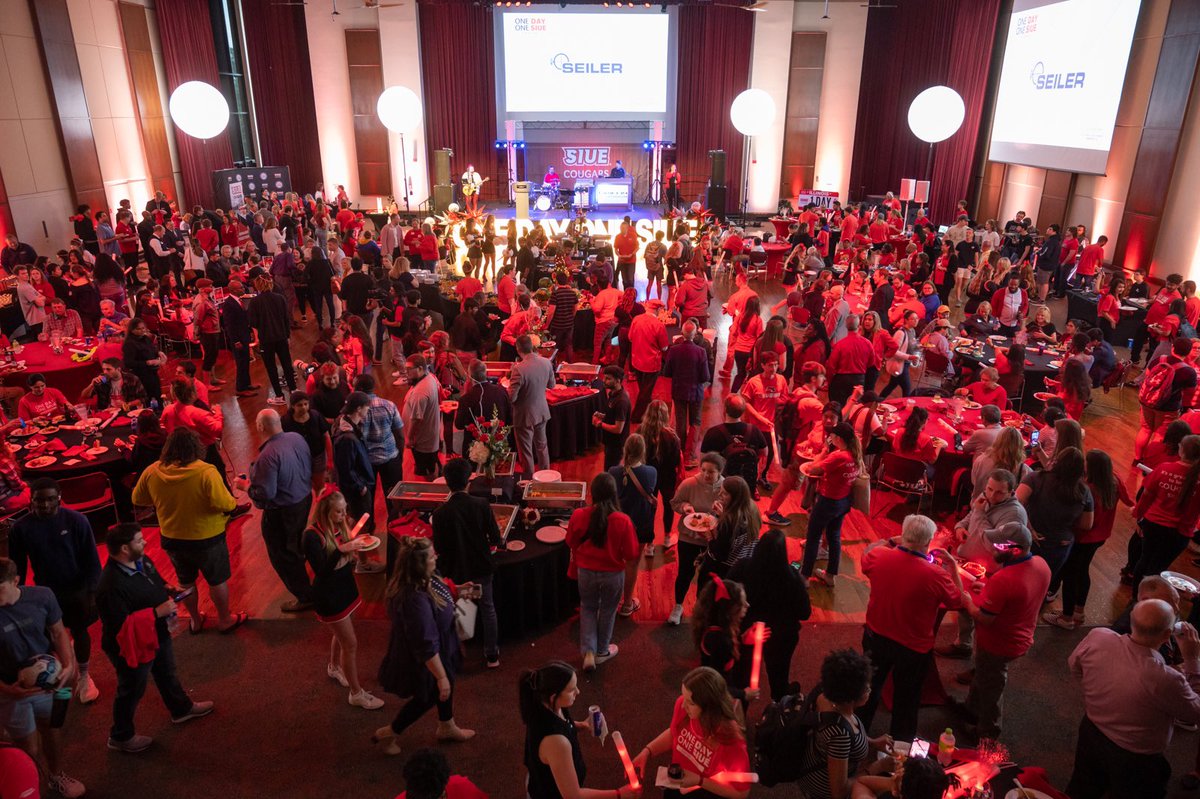 What a evening!  SIUE exceeds it’s fundraising goal! Thank you to every person who supported one Day; One SIUE.
