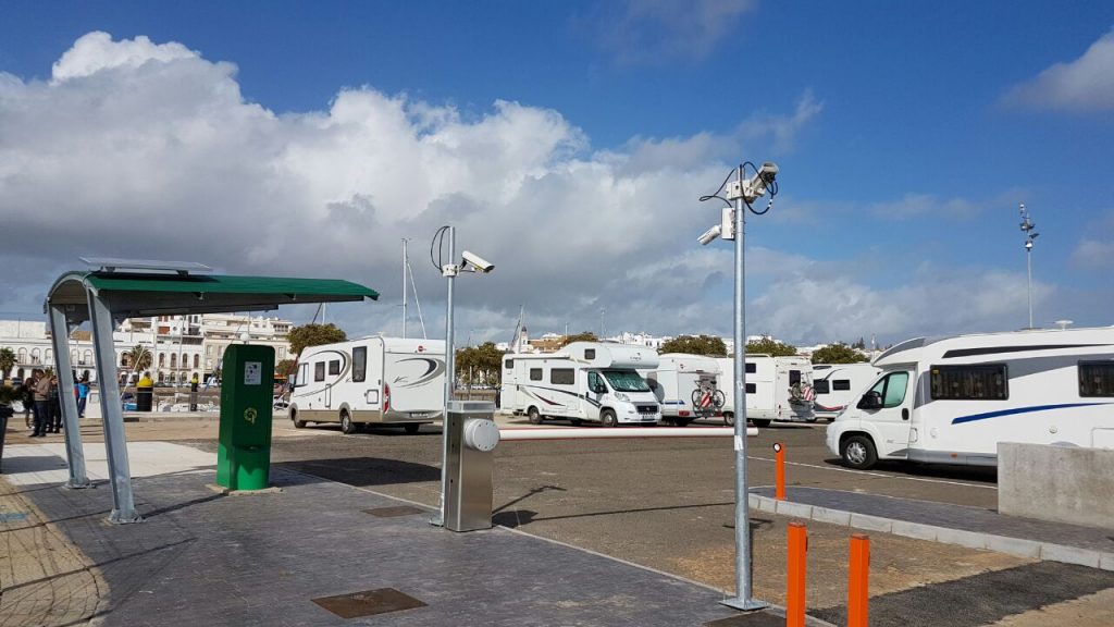 ¡¡ AVISO !!
La Agencia Pública de Andalucía pone en conocimiento de los usuarios de áreas de #Autocaravanas, que queda operativa nuevamente tras las obras de modernización, el Área de el Puerto de #Ayamonte (Huelva).