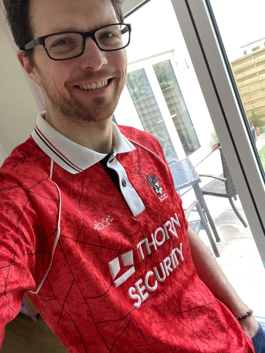 My first two shirts this #FootballShirtFriday. Collars to look smart while on Teams calls.

If you can, please donate to the special @fsfcUK Kit to support a great cause fundraise.cancerresearchuk.org/page/kitcommun…

#WearShareDonate