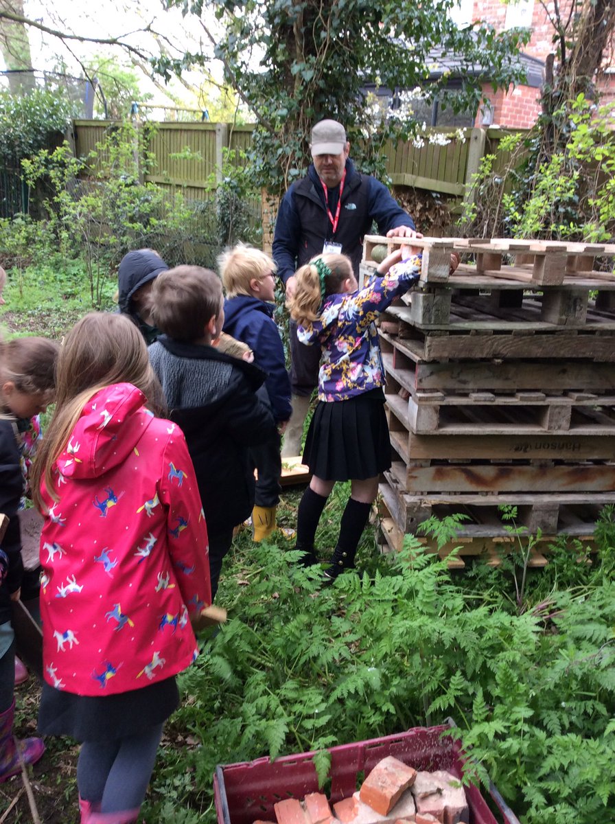 bubwithschool's tweet photo. Willow class enjoying the wildlife area on Earth Day. Thank you FOBS for all your hard work! https://t.co/XIiqNURsBc
