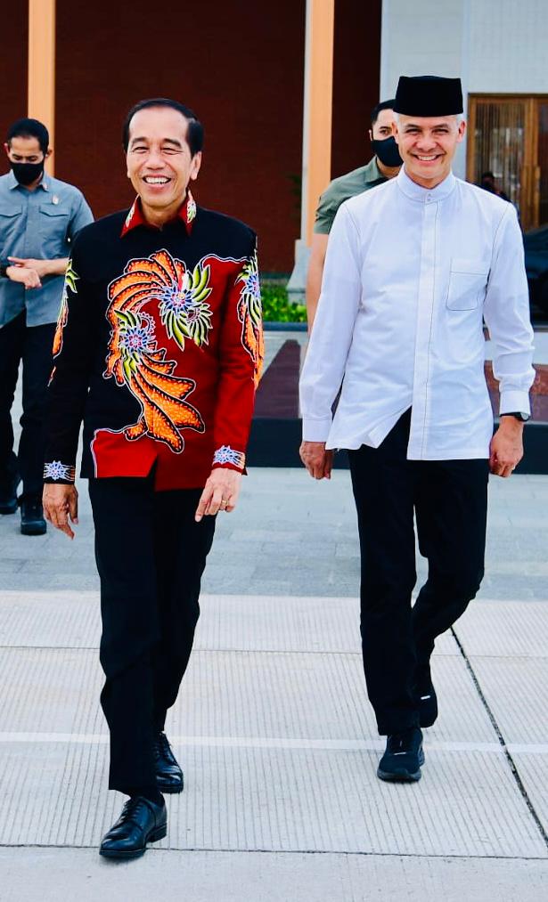 Memenangkan Ganjar itu, sama aja meneruskan kepemimpinan Jokowi, pembangunan hingga perlawanan terhdp radikalisme.
Memenangkan Ganjar itu, sama aja tdk beri kesempatan kadrun kelompok radikal menguasai NKRI.
Memenangkan Ganjar itu, sama aja dgn Jokowi 3 periode.
#GanjarCapresPDIP