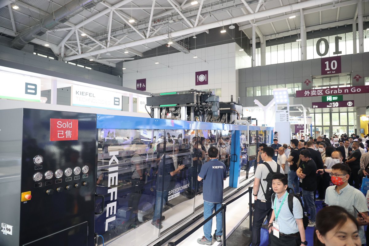 KiefelGmbh's tweet photo. Thank you for a successful @CHINAPLAS !
The new #SPEEDFORMER #KMD 90 Smart model attracted a lot of attention and interest, resulting in several successful business deals! π₯³βπβπ₯°βπβπͺ
More info: https://t.co/qjCKhL7ee3
#CHINAPLAS #China #DrivingYourPerformance #AreYouReady https://t.co/gEkuaHt1F3
