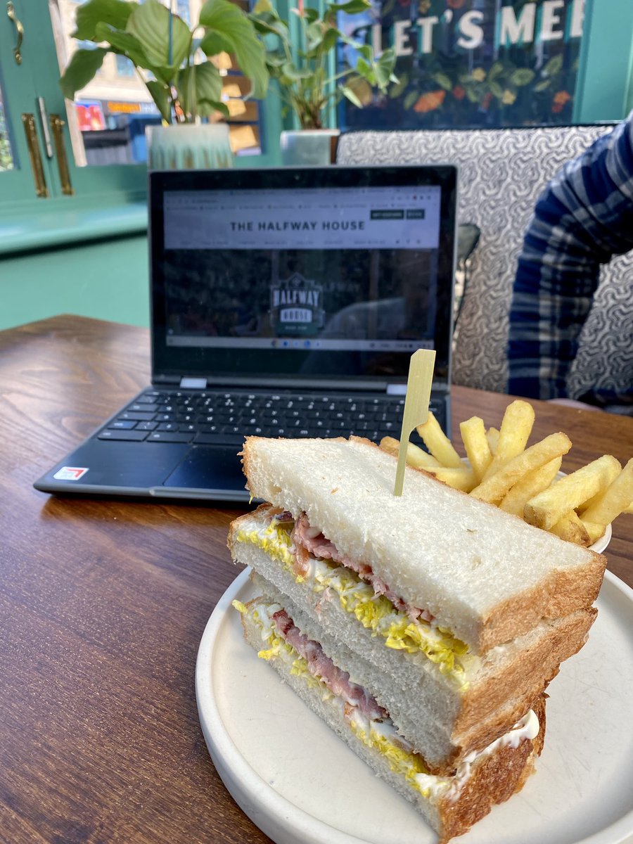 thehalfwayhouse's tweet image. The British rain is out in full force today! Why not take shelter in your favourite local &amp;amp; grab a bite to eat while finish any last minute Friday tasks. That way when you‘re done you’ll already be in the pub 😉🍻

#rainyday #workfrompub #pubwork #friday