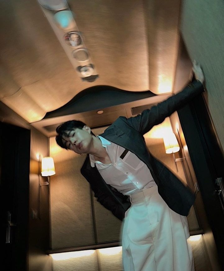 ⠀⠀⠀⠀⠀⠀
                          
               ushijima "clyde" wakatoshi
               not   new   to   #hqrp 
               like/rt to  be mutuals
  ︎
 ︎ ︎ ︎