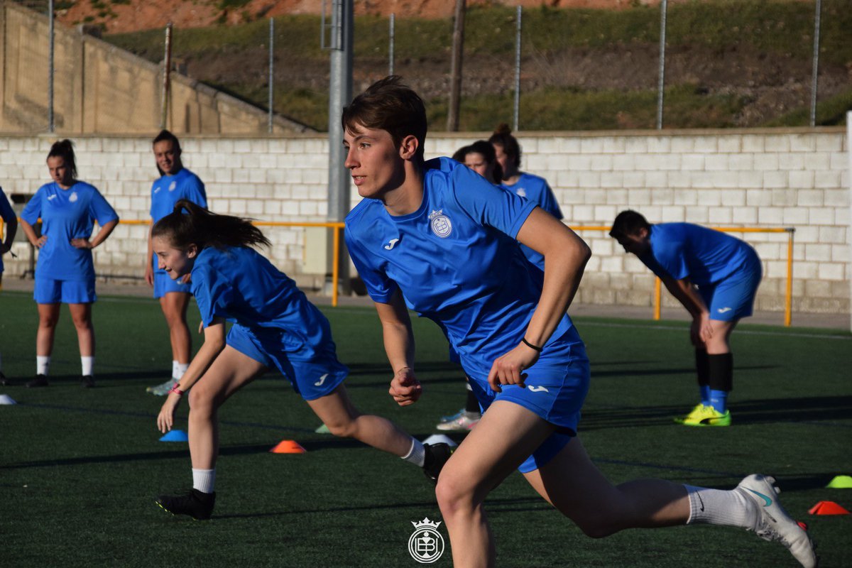 IrenePalomo10's tweet photo. Último entrenamiento de la semana. ⚪️⚫️
Donde tampoco faltaron sonrisas 🙂
📸 @Mario_Gomez13 
@CanteraUBC @UBConquense https://t.co/TJB5OWoXqq