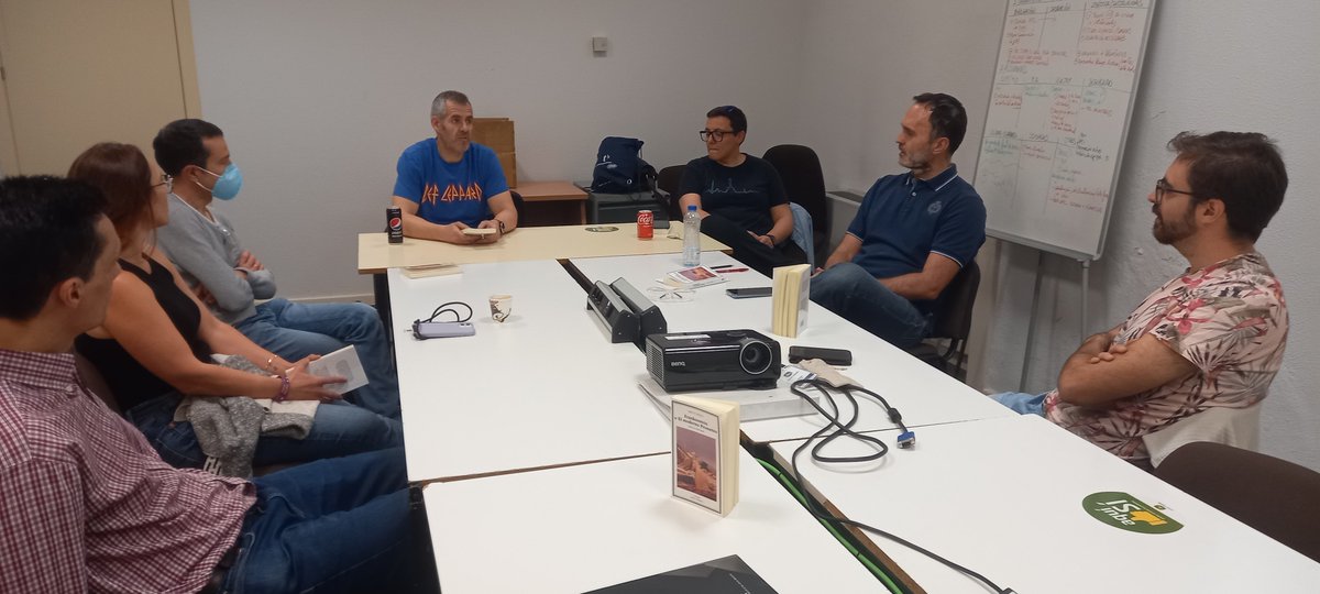 FundacionLito's tweet photo. Comienza la tercera sesión de #Lectulabora con los trabajadores de @JohnDeere para hablar sobre el libro del mes #Frankenstein o El moderno prometeo de @Catedra_Ed
Un libro que nos plantea temas universales y avanza dilemas éticos de la ciencia moderna @UGT_FICA @leervidasextra https://t.co/uClQbahMaZ